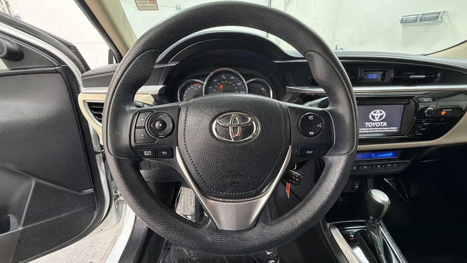 Used 2014 Toyota Corolla LE FWD image 16