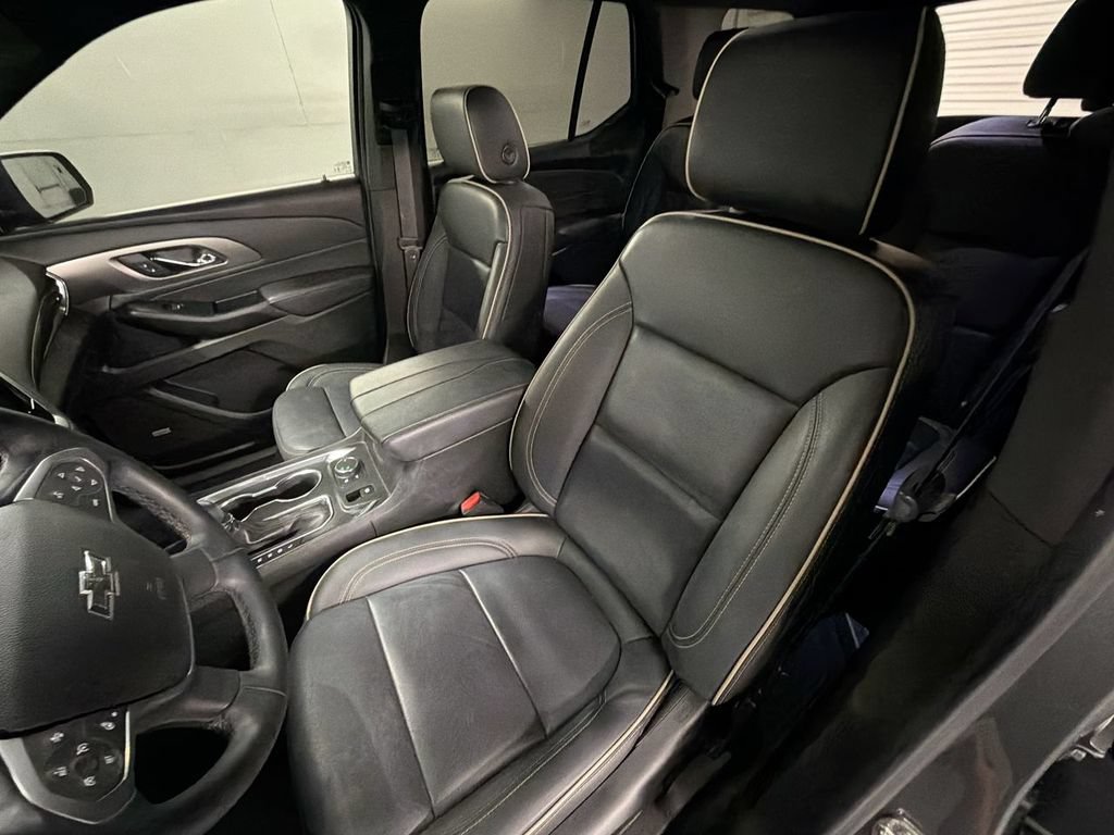 Used 2023 Chevrolet Traverse Premier w/ Redline Edition FWD image 20