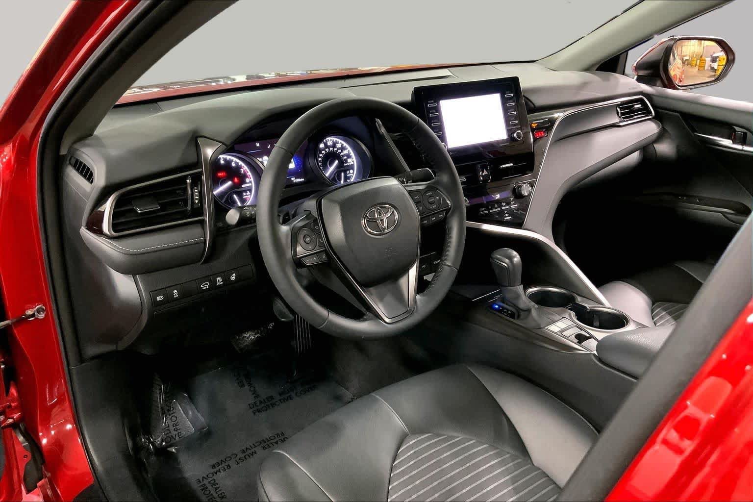 Used 2023 Toyota Camry SE w/ Cold Weather Package AWD/4WD image 18