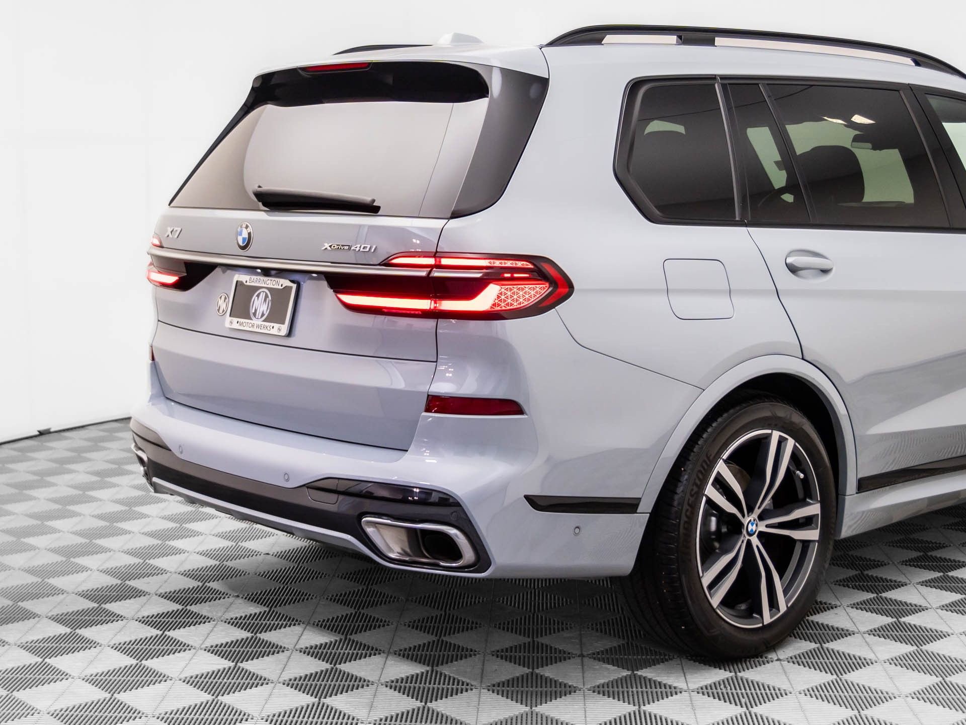 Used 2023 BMW X7 xDrive40i w/ M Sport Package image 40