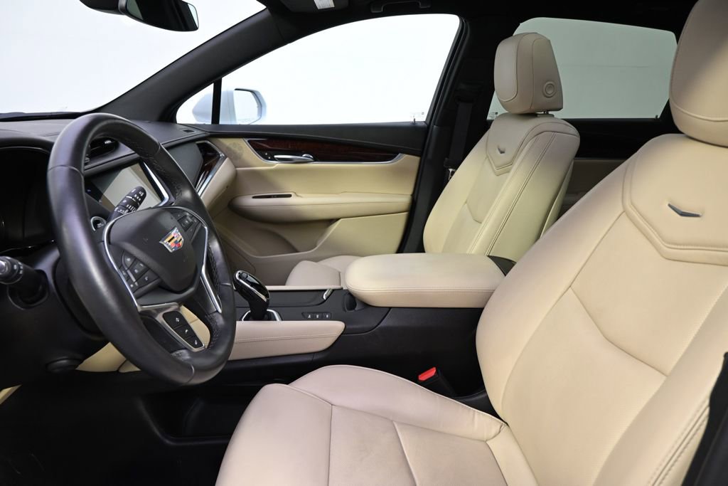 Used 2018 Cadillac XT5 Premium Luxury w/ Driver Assist Package AWD/4WD image 13