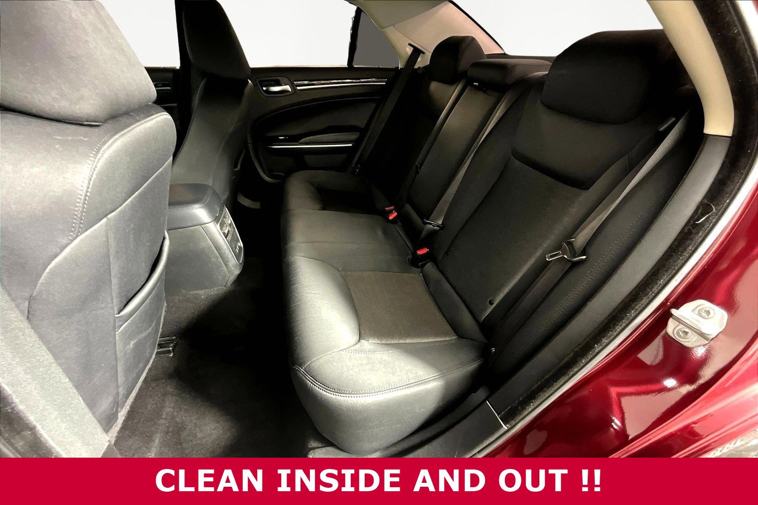 Used 2023 Chrysler 300 Touring w/ Sport Appearance Package image 19