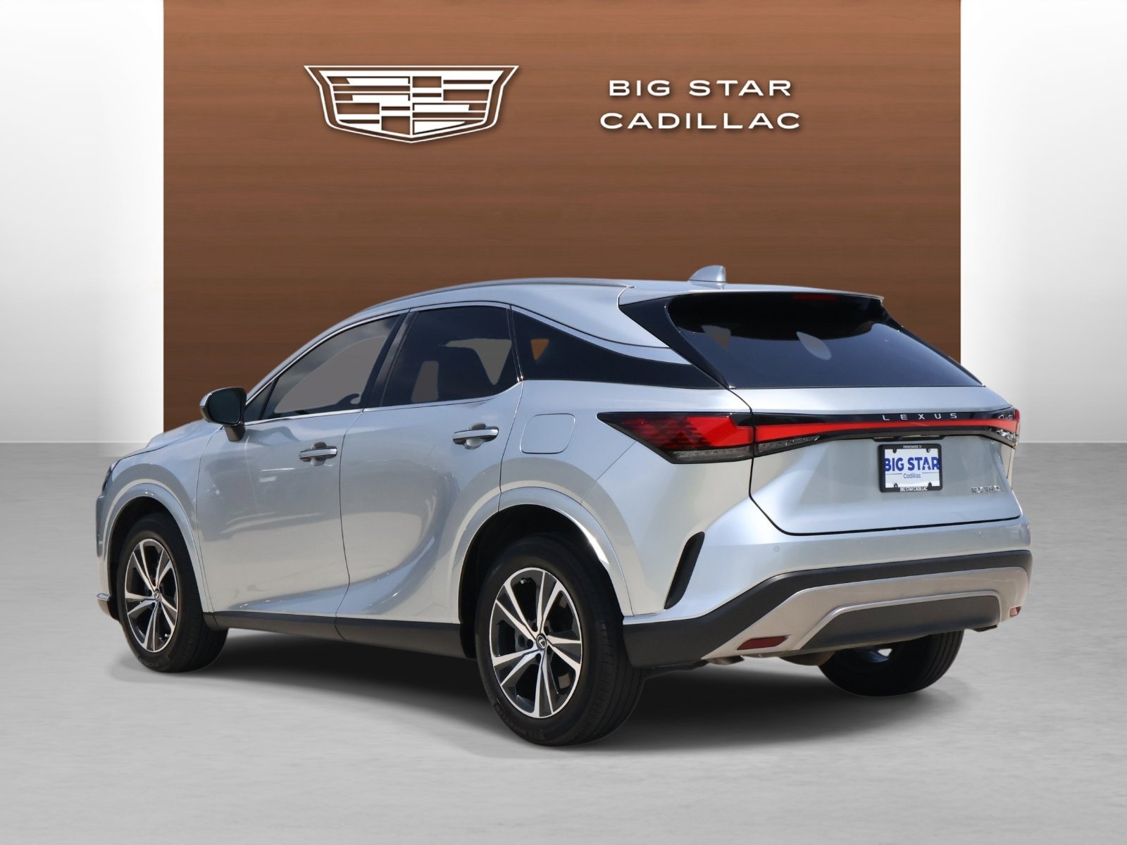 Used 2024 Lexus RX 350 Premium w/ Convenience Package FWD image 3