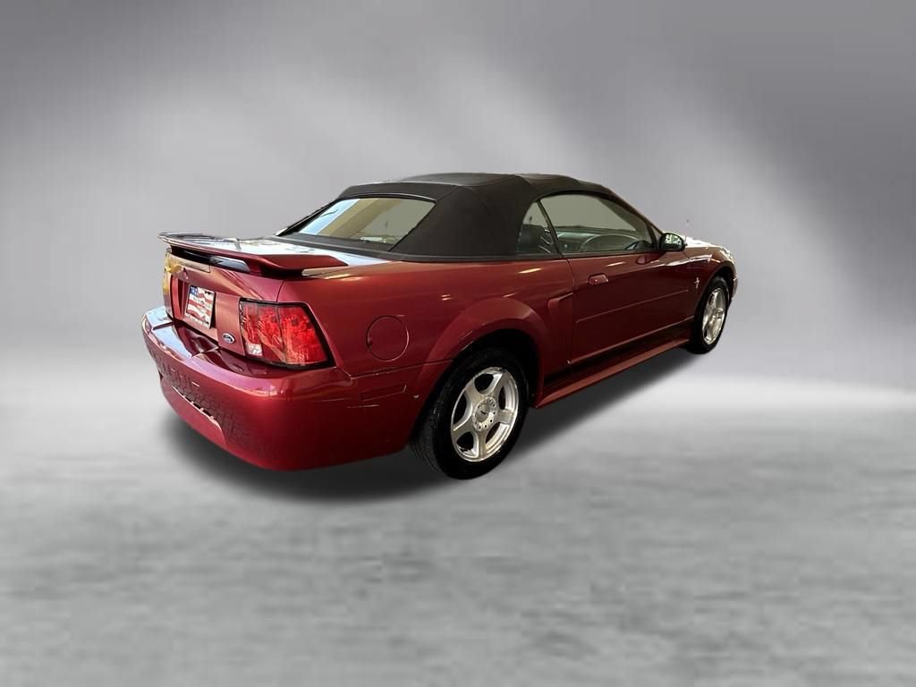Used 2003 Ford Mustang Convertible RWD image 4