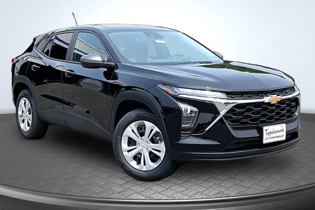 New 2026 Chevrolet Trax LS FWD image 2