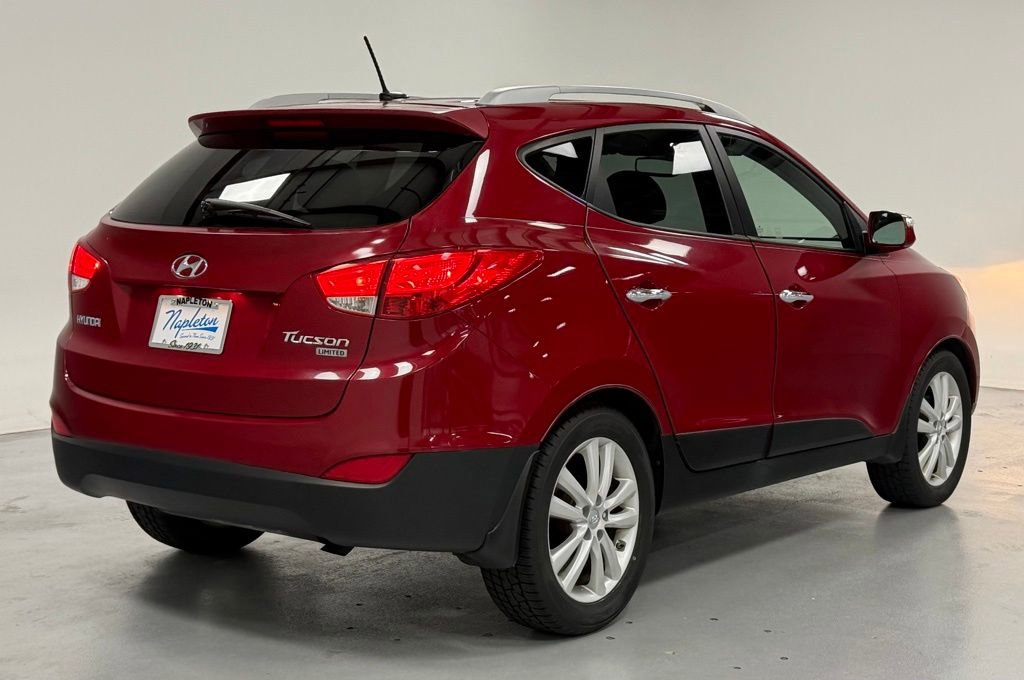 Used 2011 Hyundai Tucson Limited FWD image 3