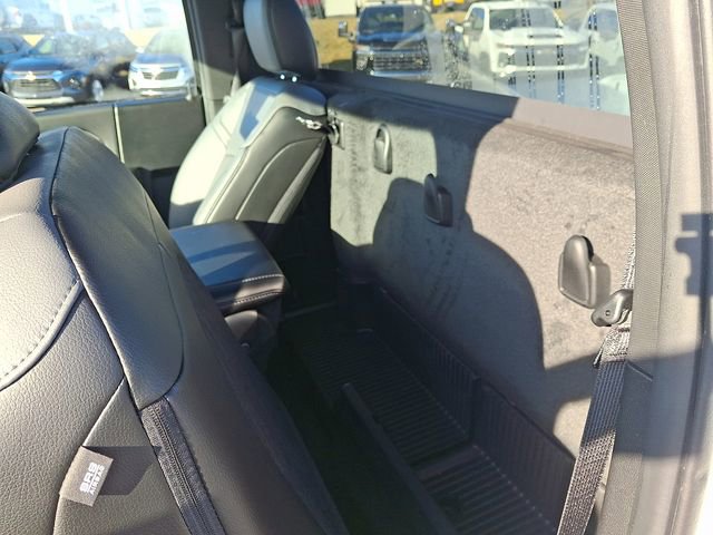 Used 2024 RAM 2500 Tradesman w/ Chrome Appearance Group image 10