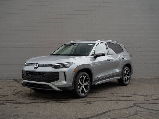 New 2025 Volkswagen Tiguan SE