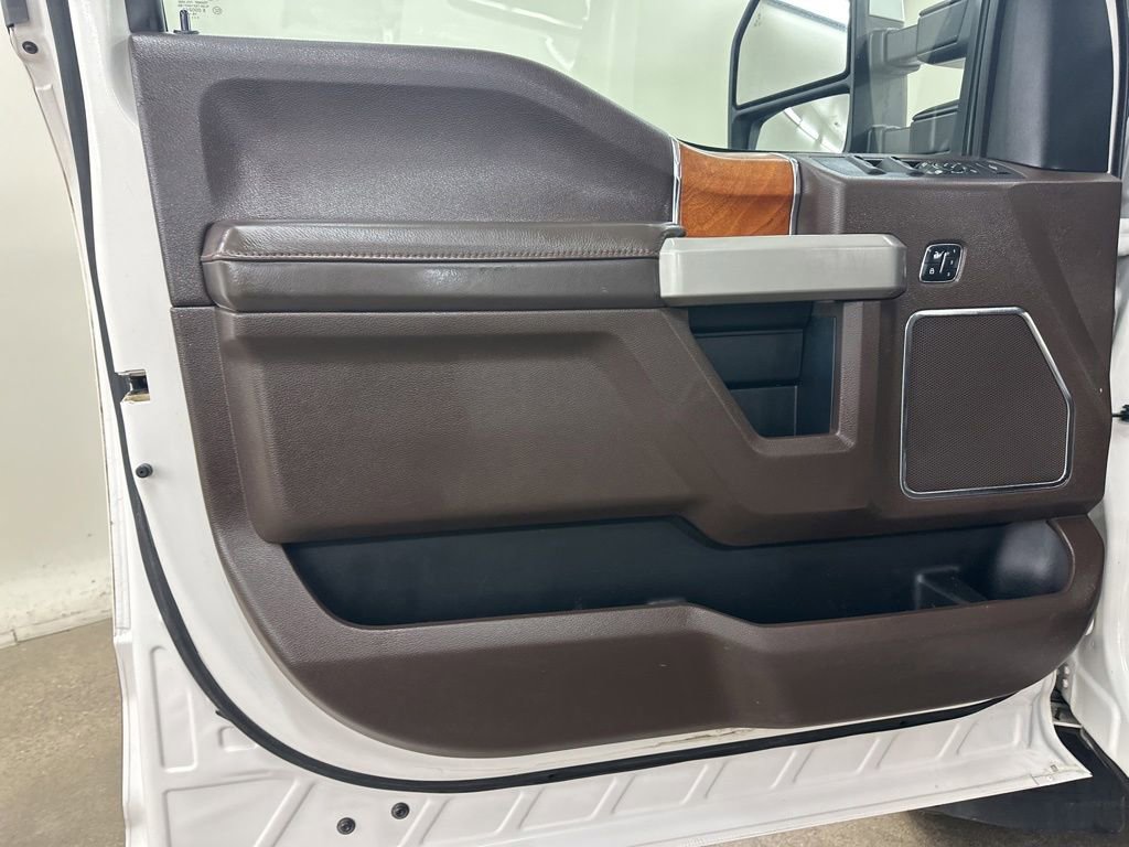 Used 2017 Ford F350 King Ranch w/ King Ranch Ultimate Package AWD/4WD image 32