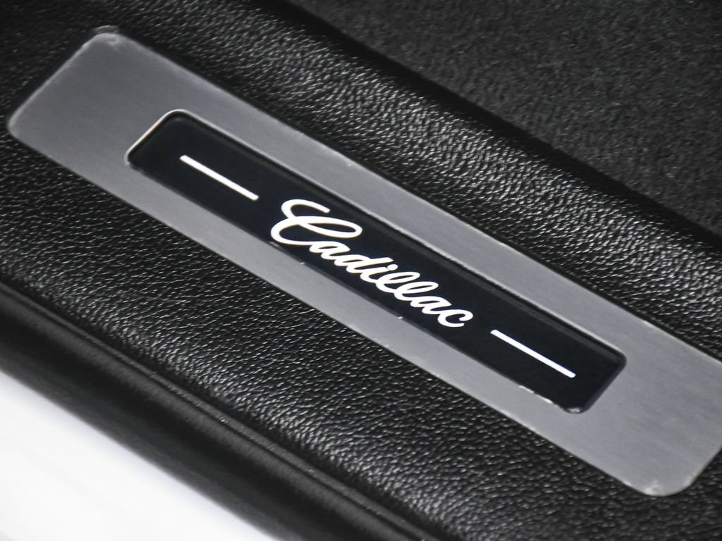 Used 2020 Cadillac Escalade Luxury AWD/4WD image 13
