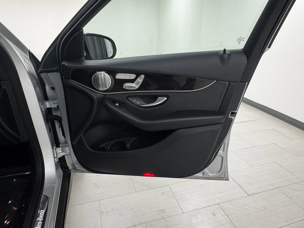 Used 2020 Mercedes-Benz GLC 350e 4MATIC image 13