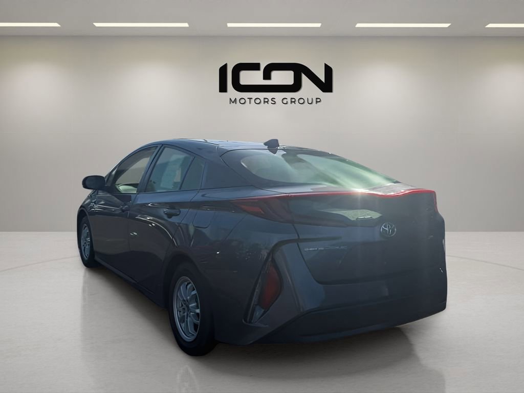 Used 2021 Toyota Prius Prime XLE FWD image 3