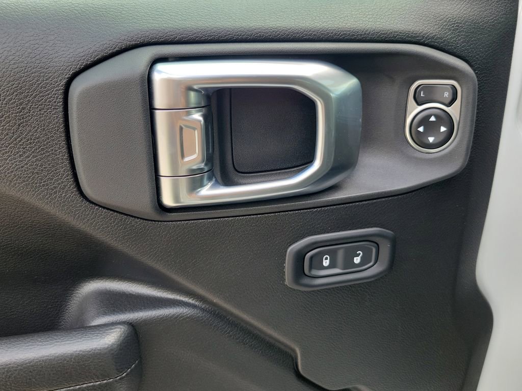 Certified 2025 Jeep Gladiator Mojave AWD/4WD image 20