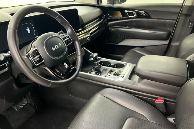 Used 2025 Kia Carnival SX Prestige FWD image 15
