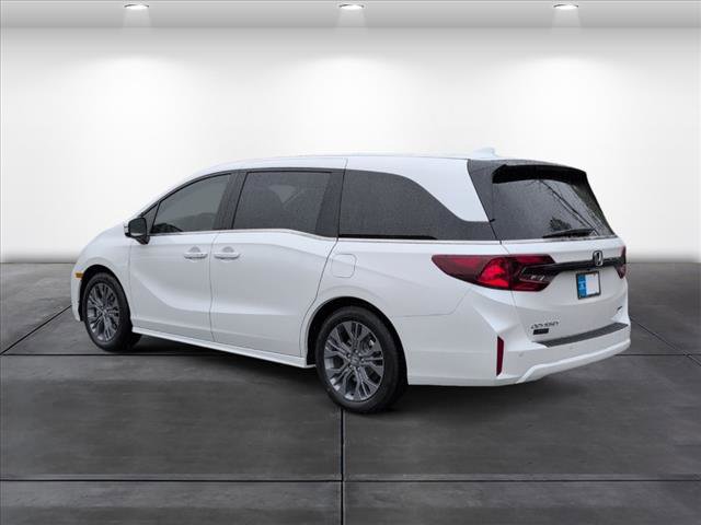 New 2026 Honda Odyssey Touring image 3