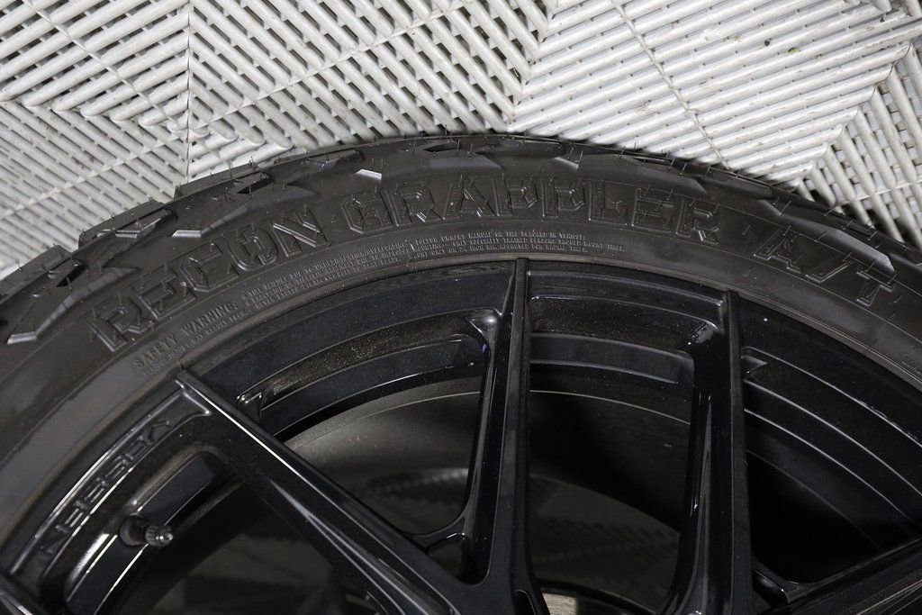 Used 2025 GMC Yukon AT4 Ultimate image 54