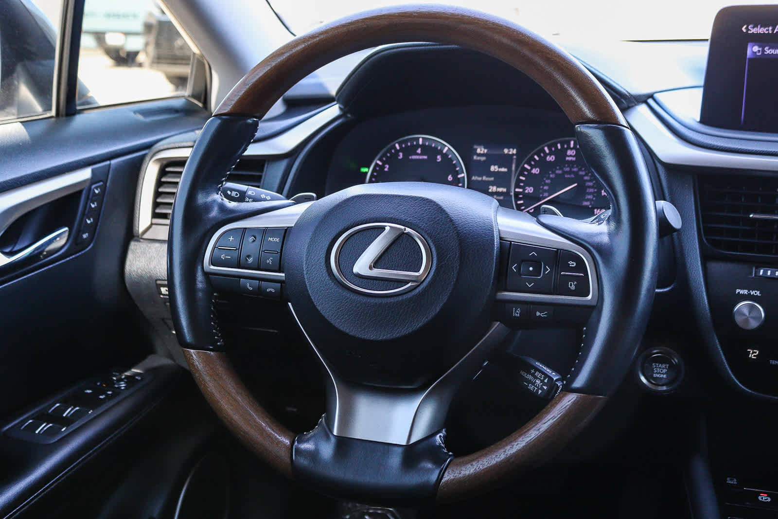 Used 2020 Lexus RX 350L FWD w/ Premium Package image 18