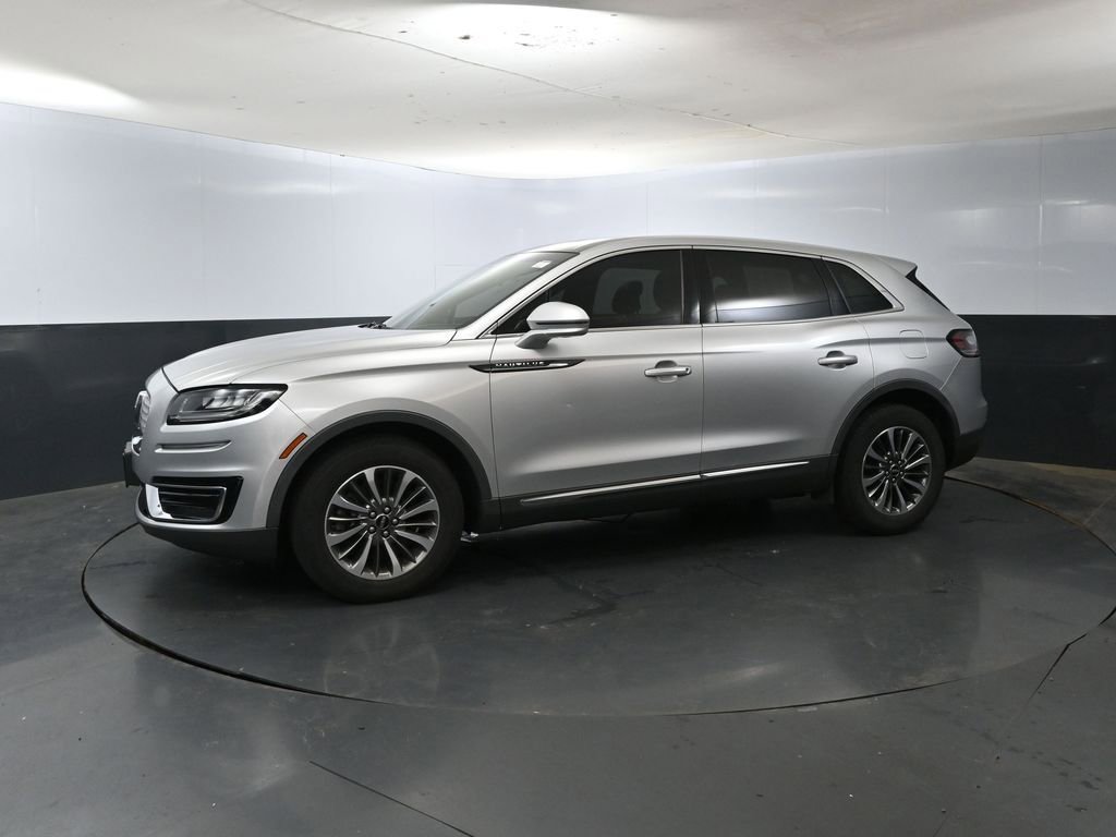 Used 2019 Lincoln Nautilus Select image 9