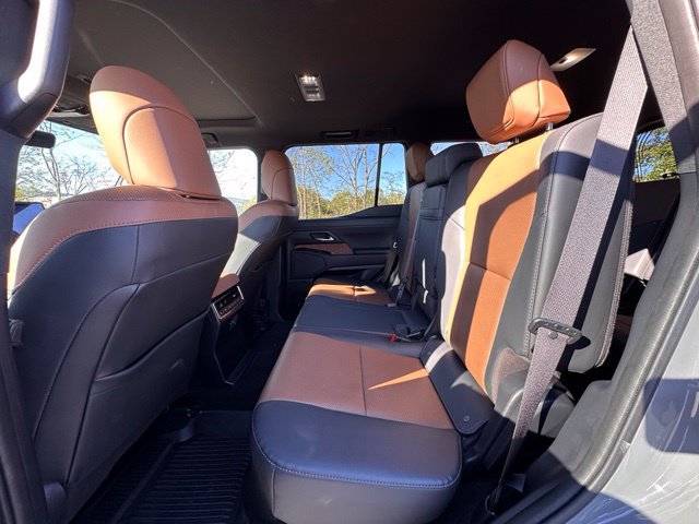 Used 2025 Lexus GX 550 w/ Cold Area Package AWD/4WD image 34