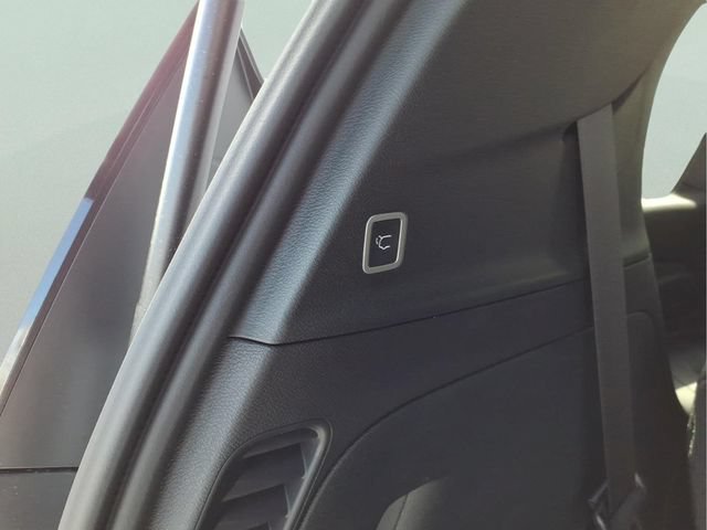New 2026 Chrysler Pacifica Select AWD/4WD image 10