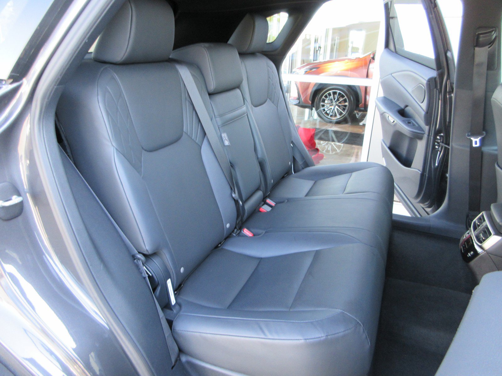 Used 2024 Lexus RX 350h w/ Accessory Package (Z1) AWD/4WD image 19
