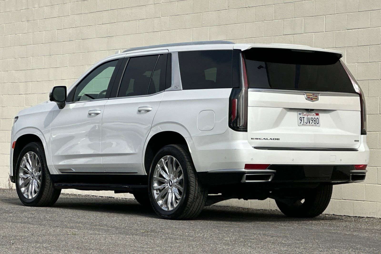 Certified 2023 Cadillac Escalade Premium Luxury w/ Performance Package image 6