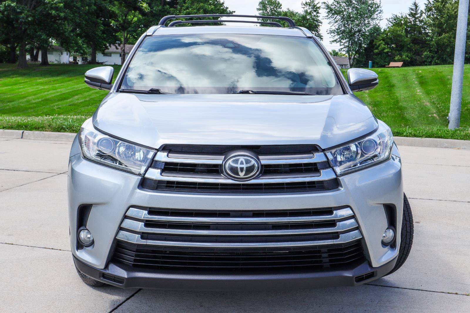 Used 2017 Toyota Highlander Limited AWD/4WD image 22