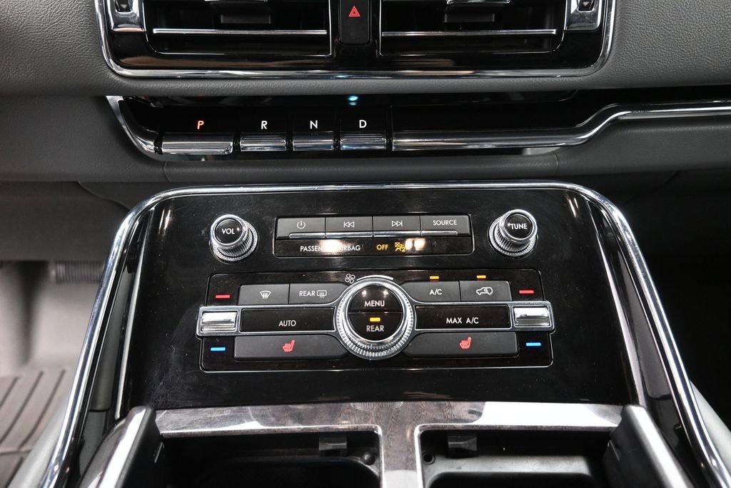 Used 2019 Lincoln Navigator Select RWD image 28