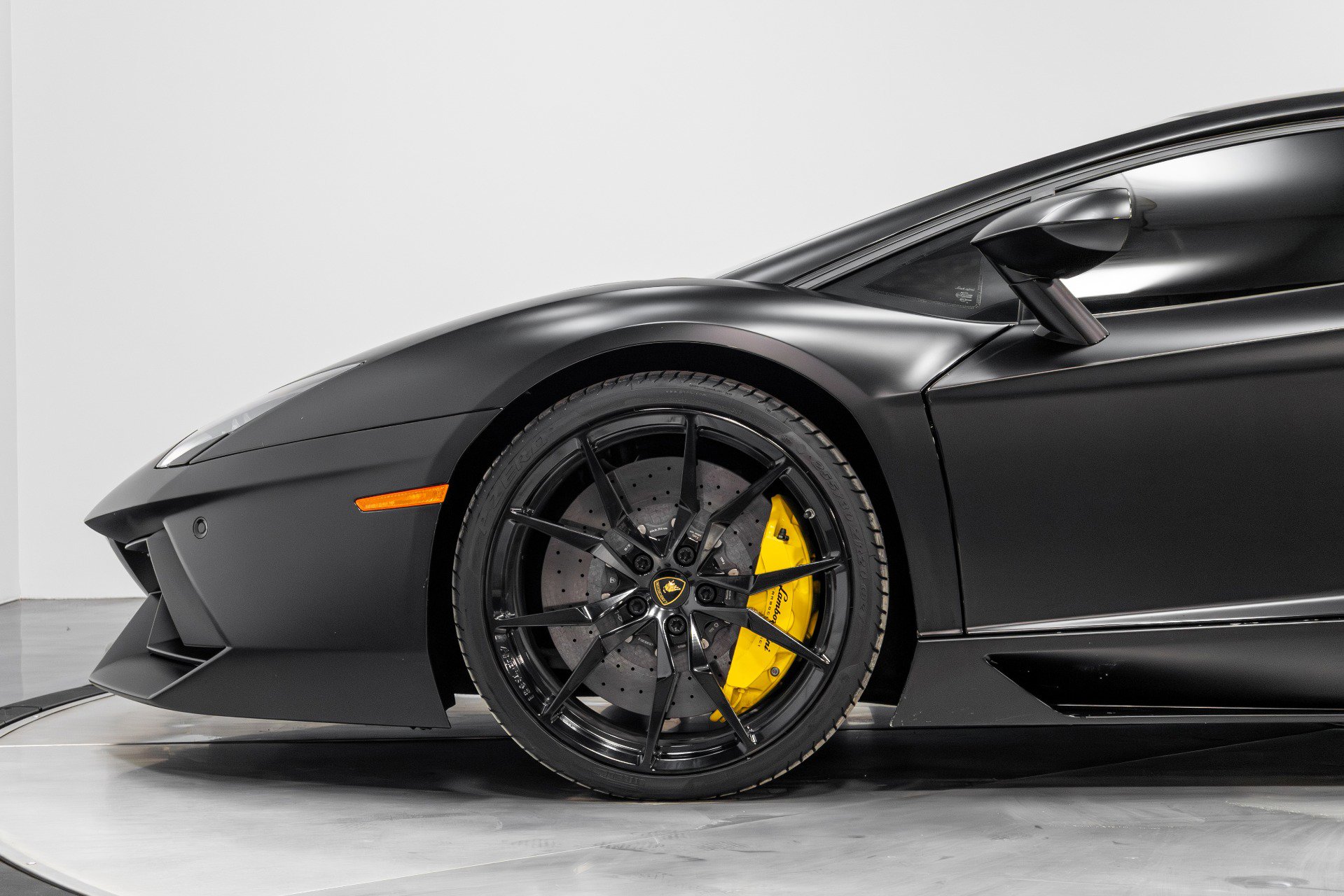 Used 2014 Lamborghini Aventador LP 700-4 image 27