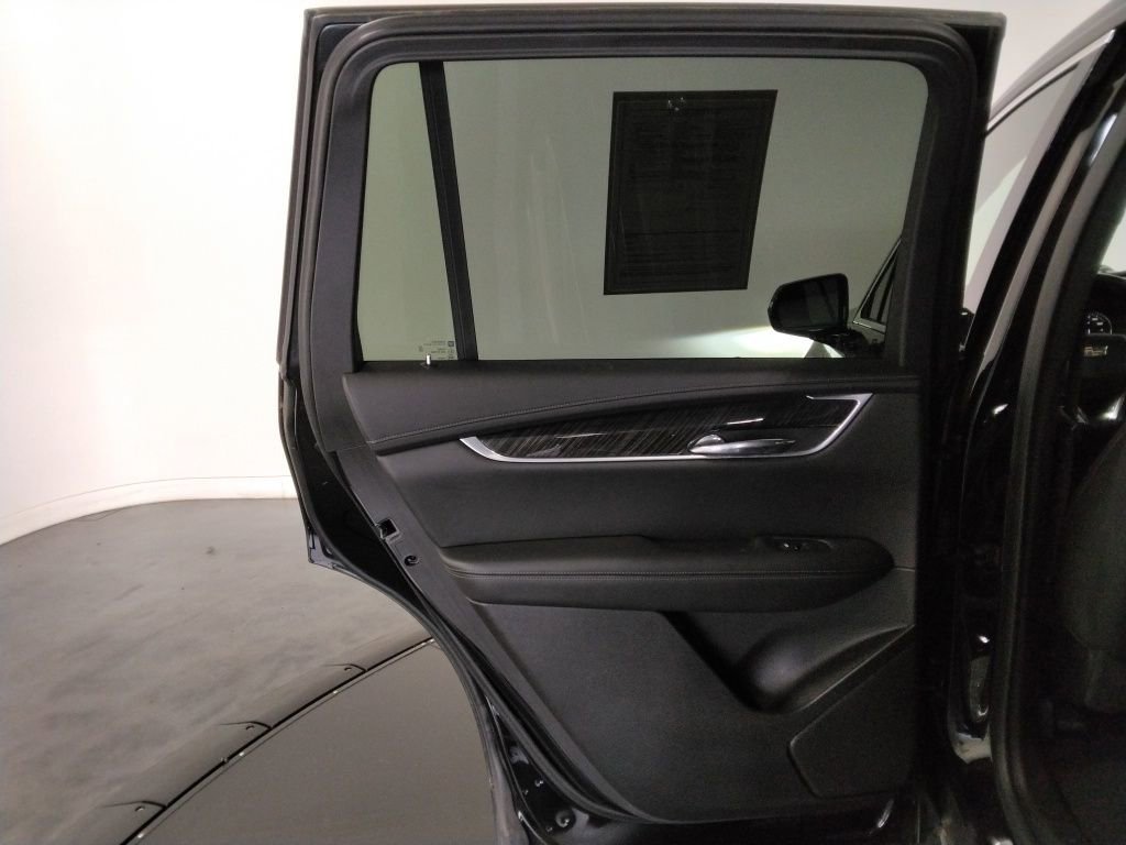 Used 2022 Cadillac XT6 Premium Luxury image 32