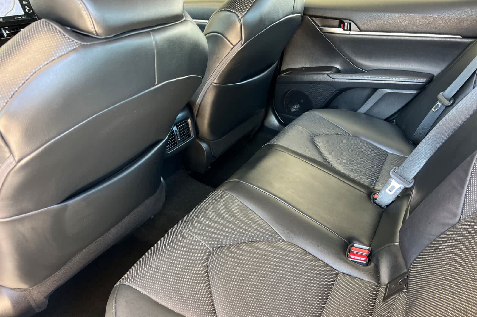 Used 2023 Toyota Camry XLE w/ Navigation Package FWD image 4