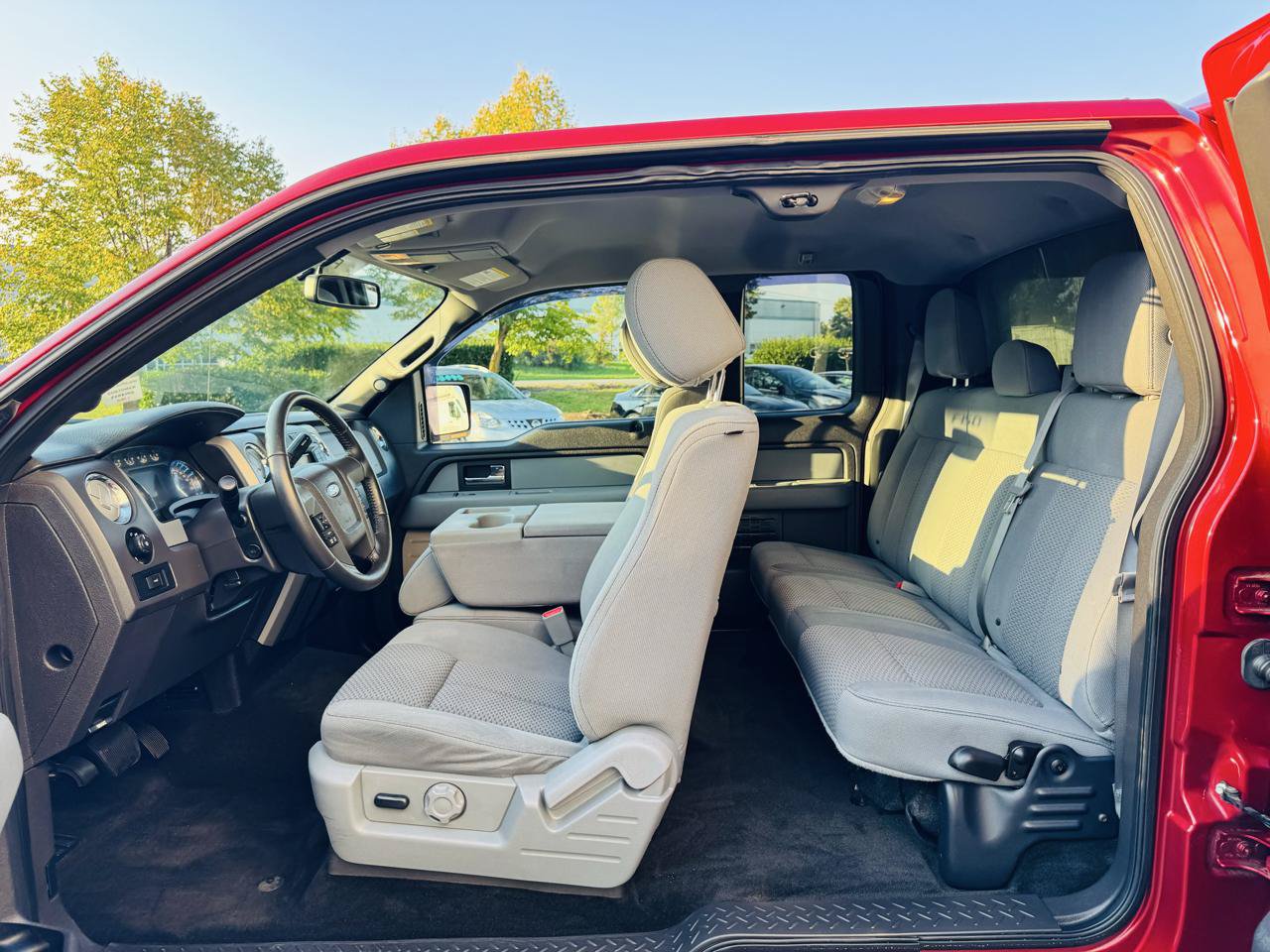 Used 2013 Ford F150 XLT w/ HD Payload Pkg AWD/4WD image 16