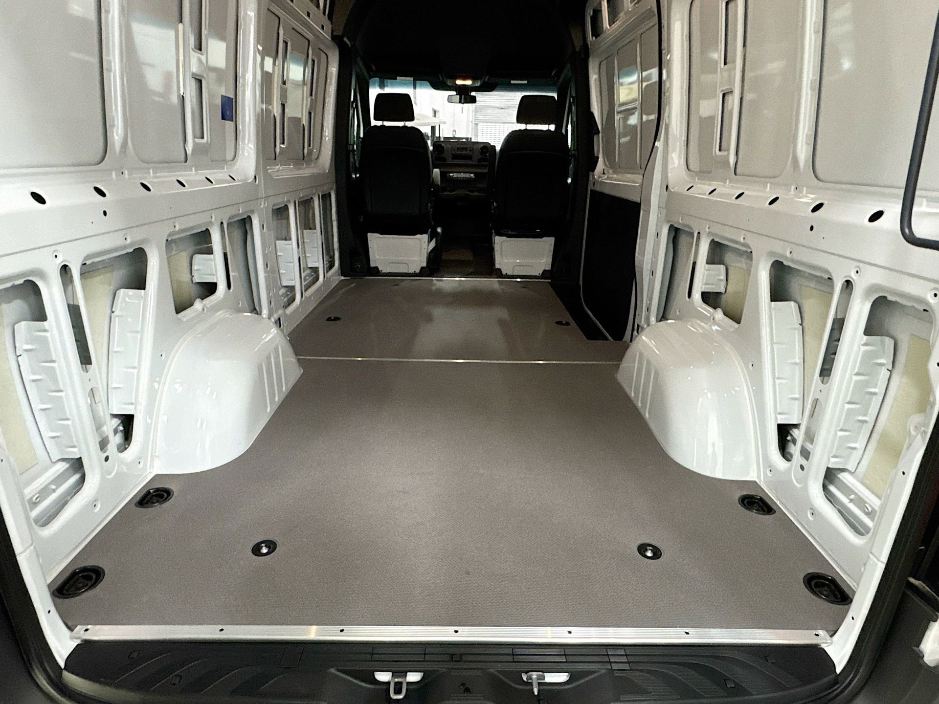 Used 2025 Mercedes-Benz Sprinter 2500 image 24