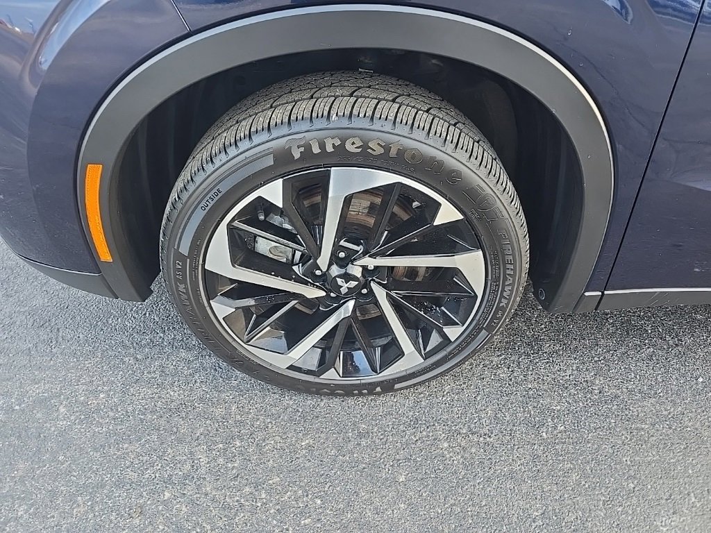 Used 2024 Mitsubishi Outlander SE Black Edition image 4