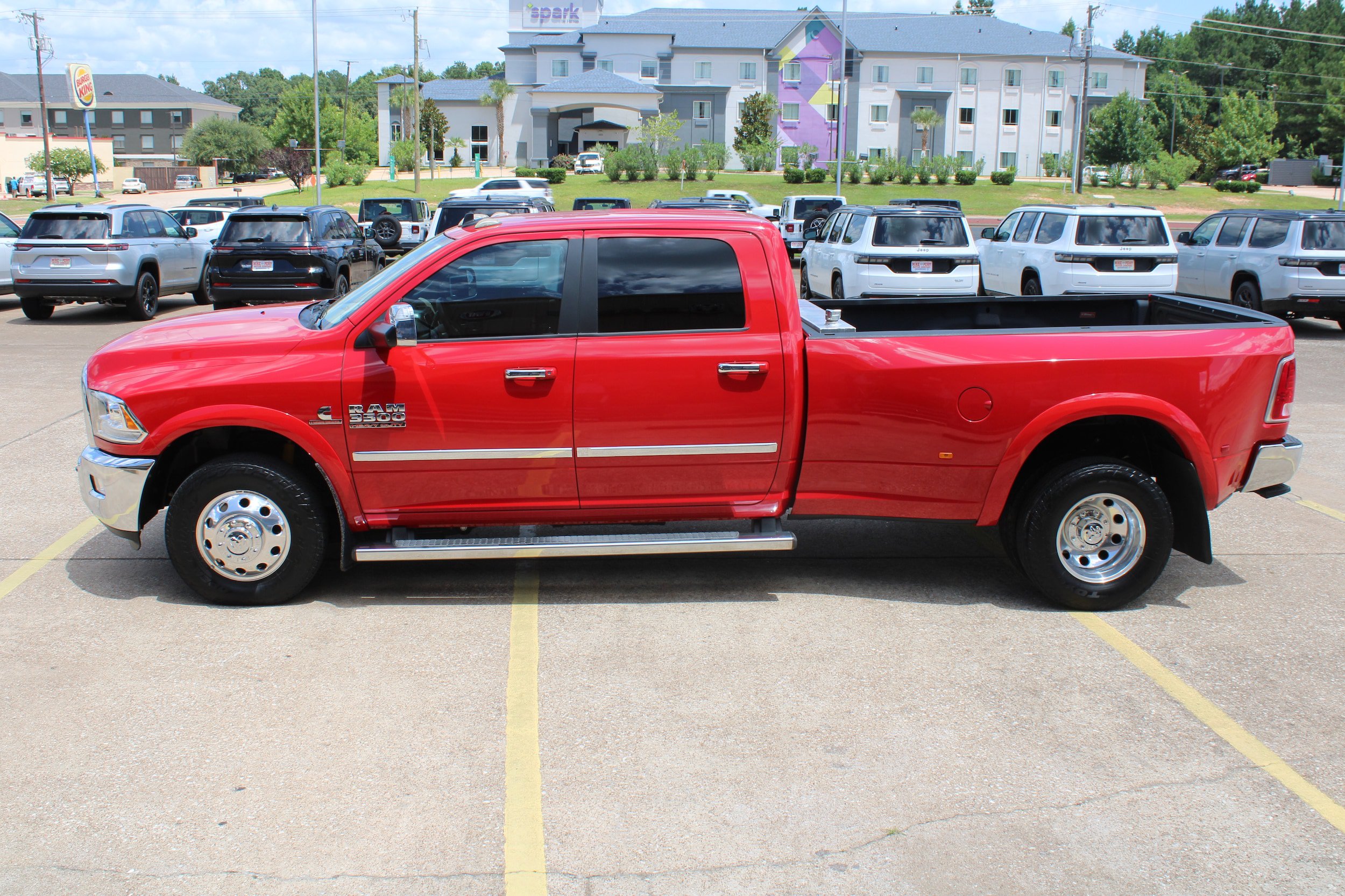 Used 2014 RAM 3500 Laramie w/ Convenience Group RWD image 10
