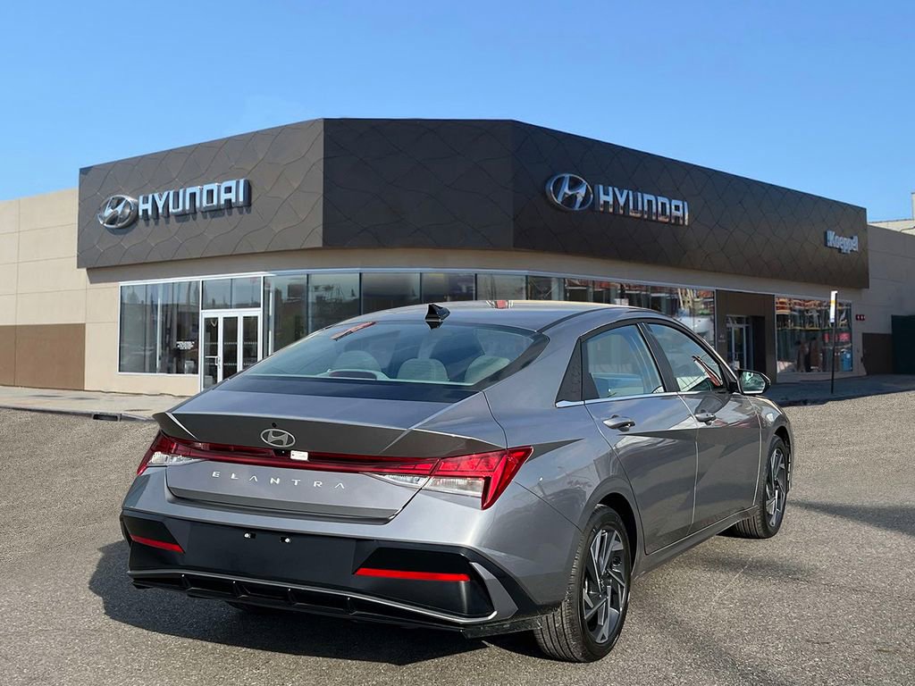 Used 2024 Hyundai Elantra SEL w/ Convenience Package image 5