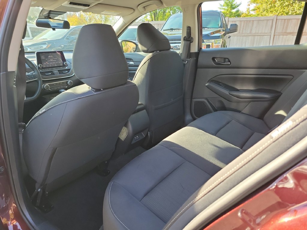 Used 2024 Nissan Altima 2.5 SV FWD image 17