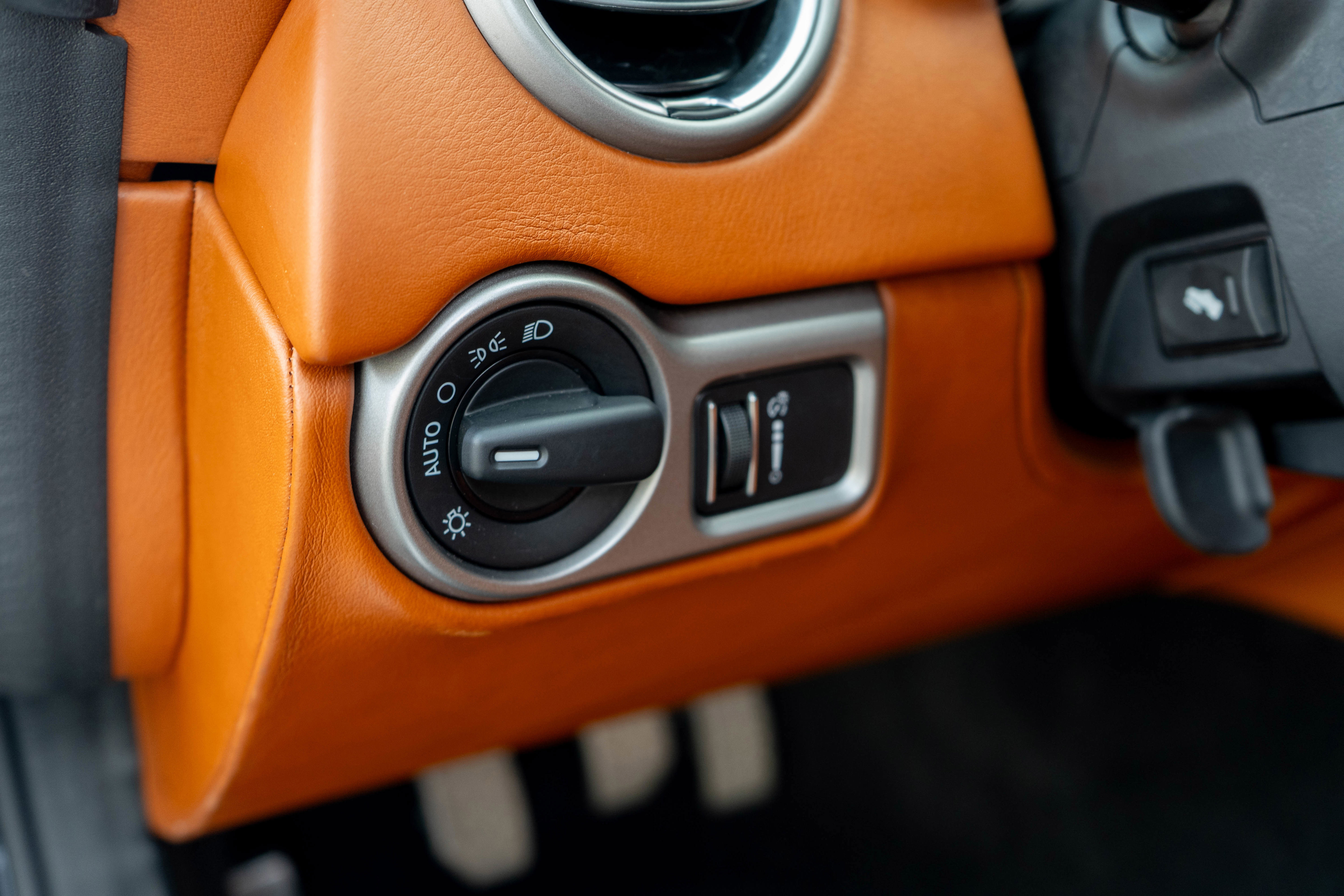 Used 2013 SRT Viper GTS w/ GTS Laguna Interior Pkg RWD image 14