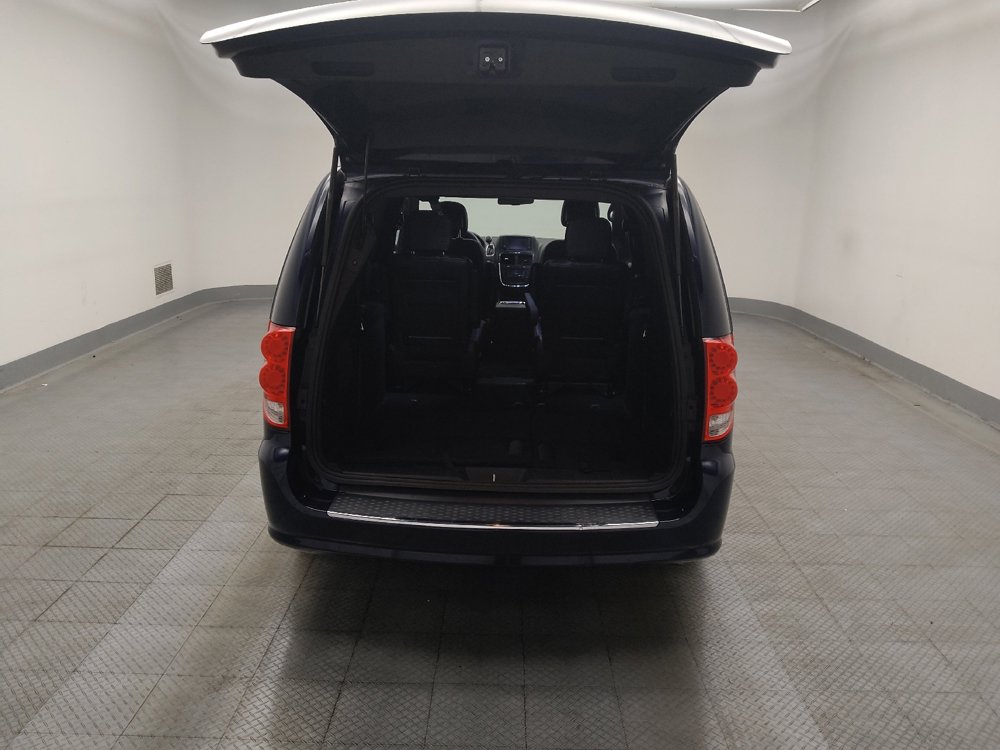 Used 2015 Dodge Grand Caravan R/T w/ Driver Convenience Group FWD image 29