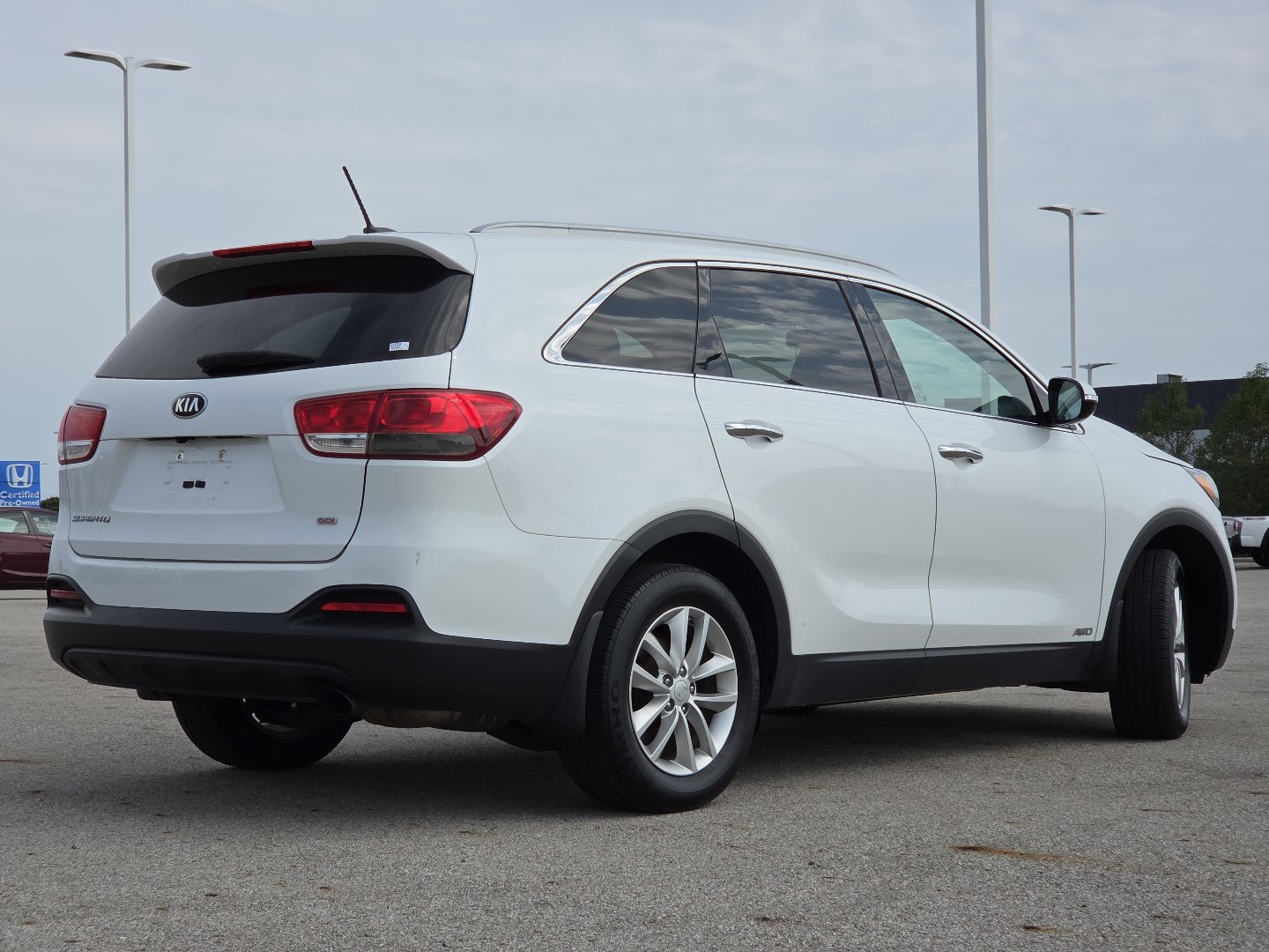Used 2017 Kia Sorento AWD image 16