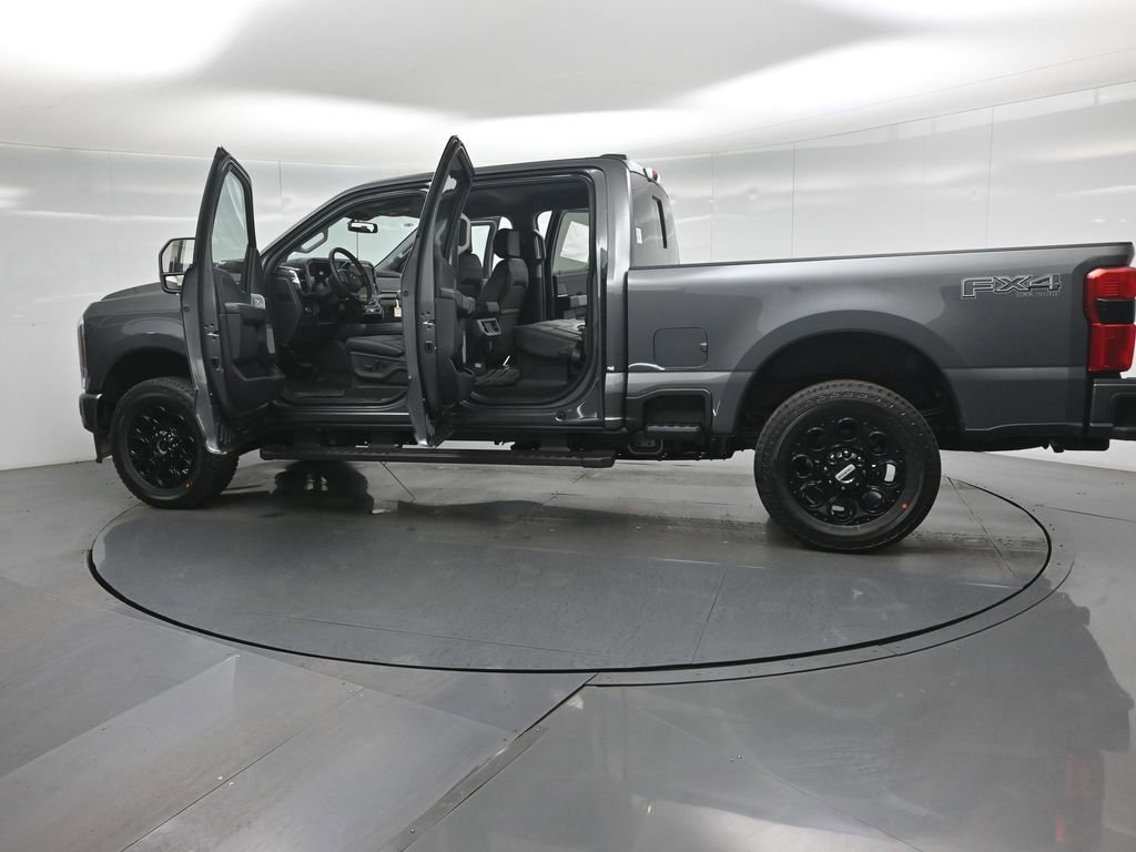 New 2026 Ford F250 Lariat w/ Black Appearance Package image 25