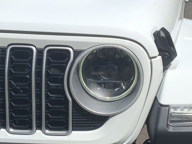 New 2025 Jeep Wrangler Unlimited Sahara AWD/4WD image 17