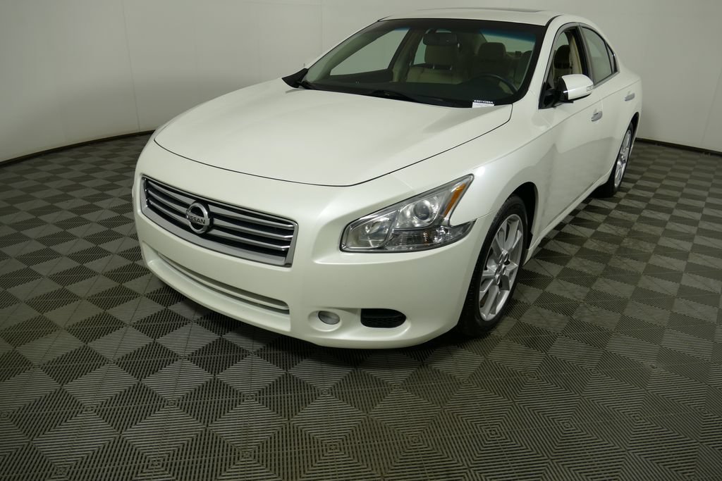 Used 2014 Nissan Maxima 3.5 SV w/ Technology Package FWD image 3