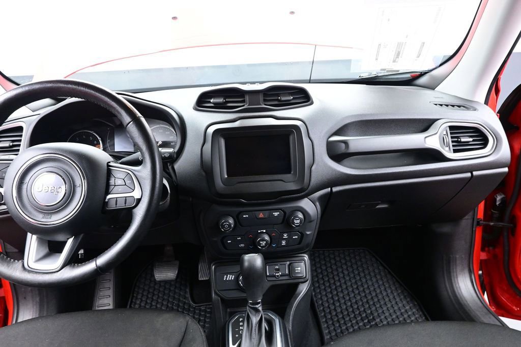 Used 2020 Jeep Renegade Latitude w/ Cold Weather Group AWD/4WD image 23