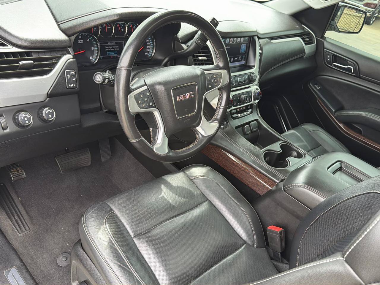 Used 2020 GMC Yukon SLT w/ Open Road Package AWD/4WD image 10