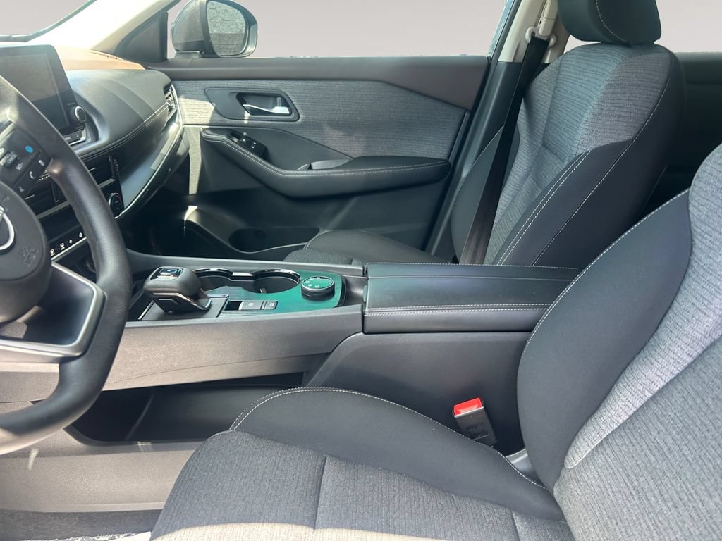 Used 2022 Nissan Rogue SV AWD/4WD image 15