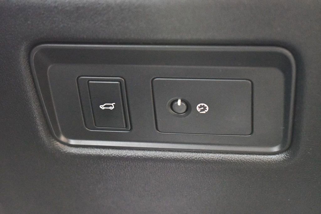 Used 2020 Land Rover Range Rover Sport SE image 46