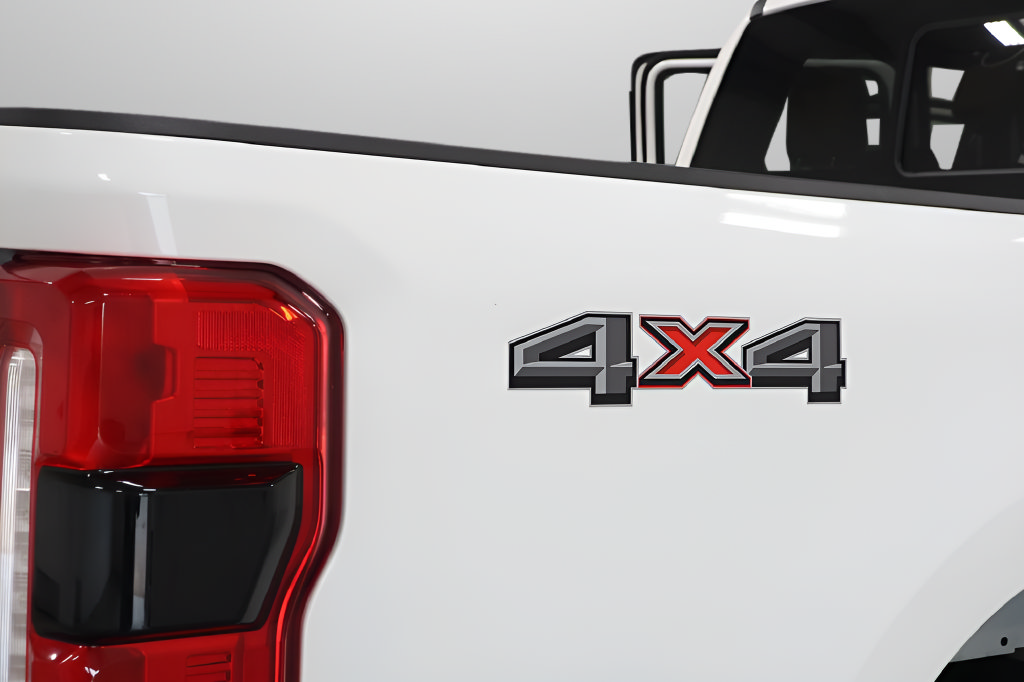 Used 2025 Ford F250 Lariat AWD/4WD image 37