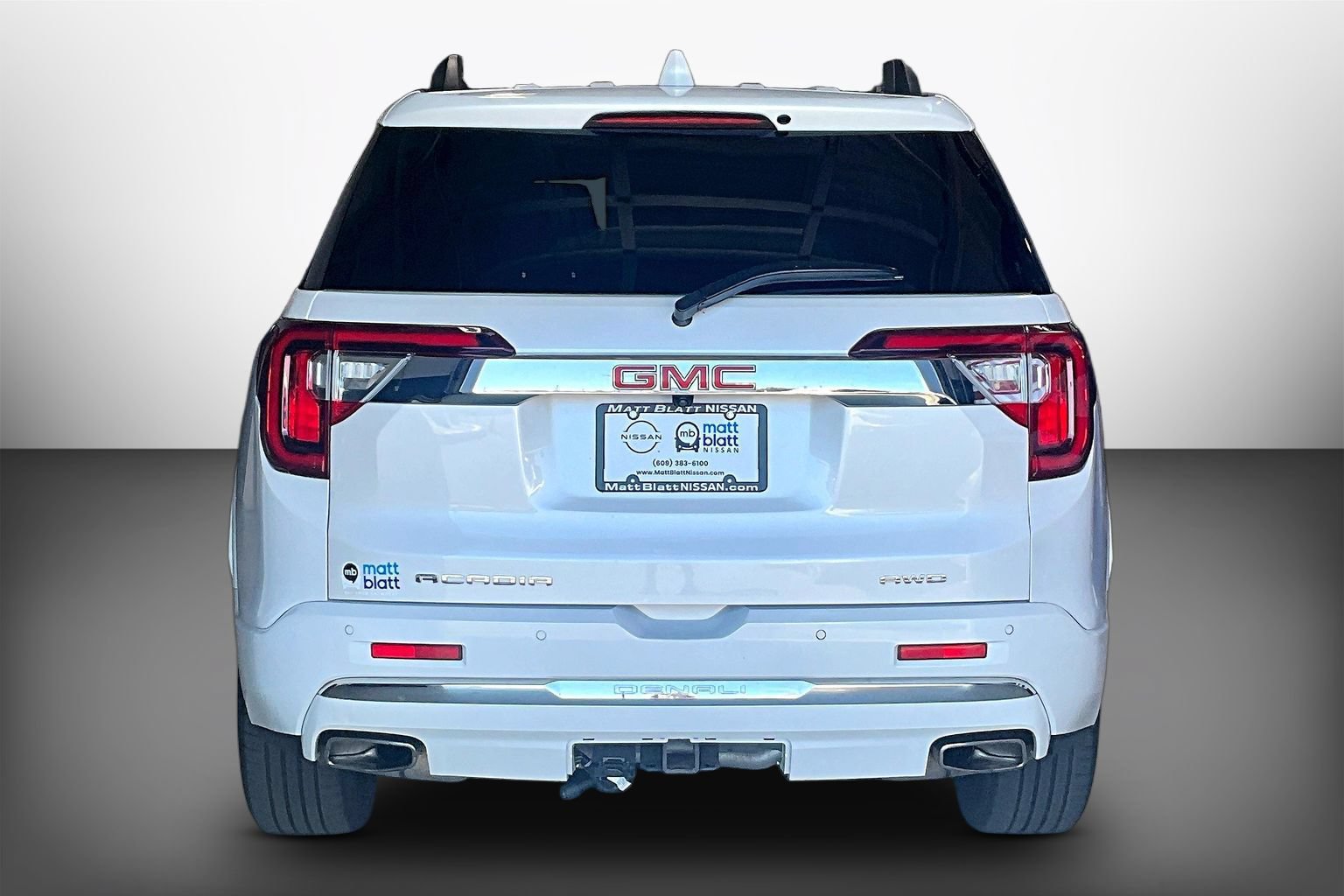 Used 2023 GMC Acadia Denali AWD/4WD image 3