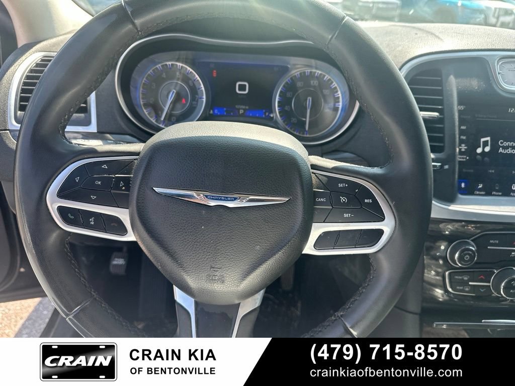 Used 2022 Chrysler 300 Touring w/ Sport Appearance Package RWD image 18